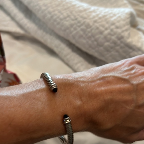Authentic David Yurman cable 5mm cuff bracelet, Onyx tips, pave diamonds, Medium - Picture 4 of 4